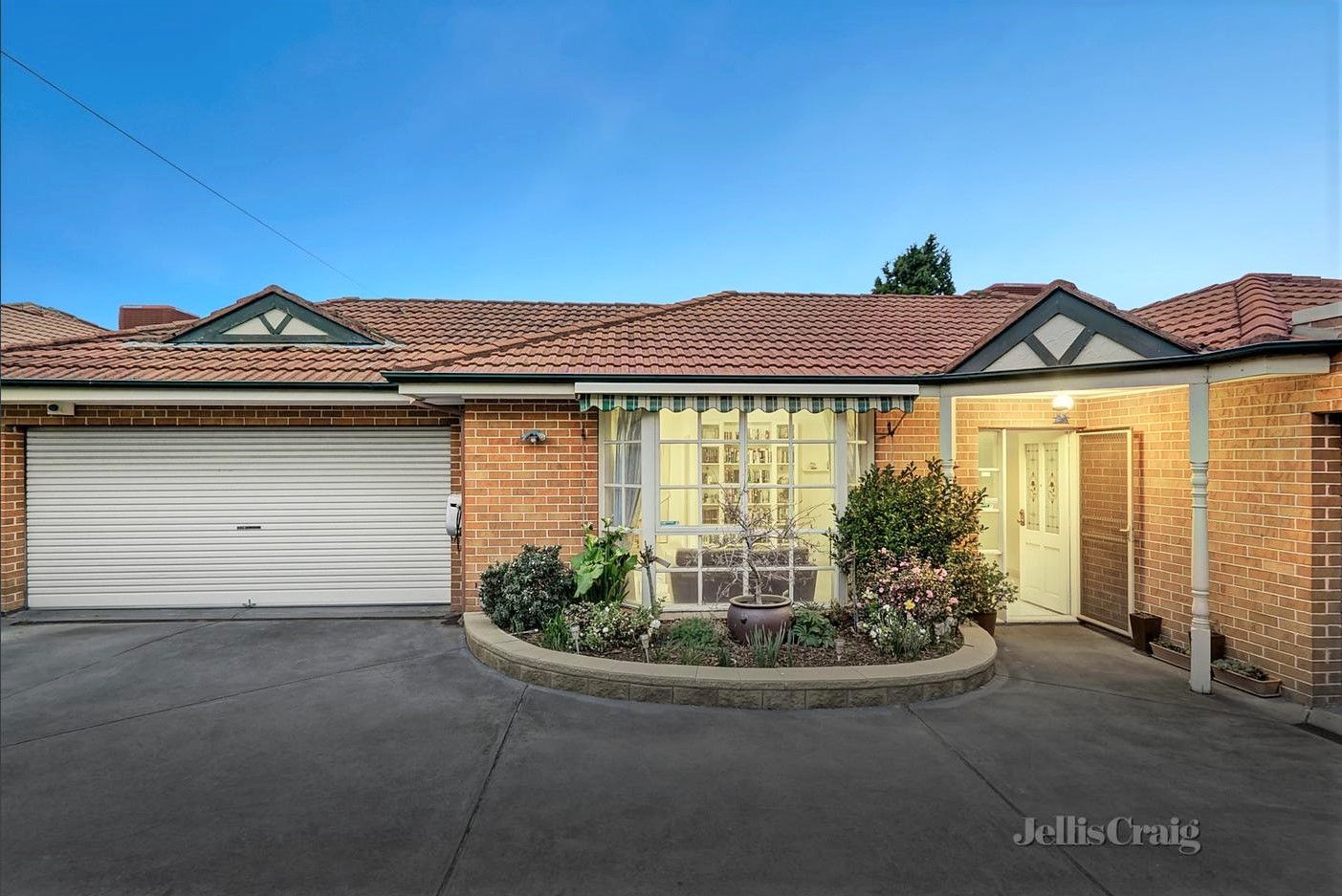 2/4 Sell Street, Doncaster East VIC 3109, Image 0