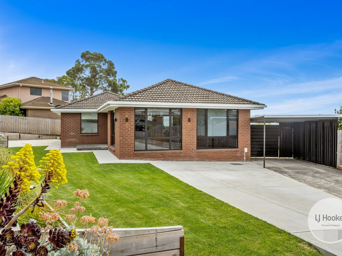 3 bedrooms House in 3 Chateau Place BLACKMANS BAY TAS, 7052