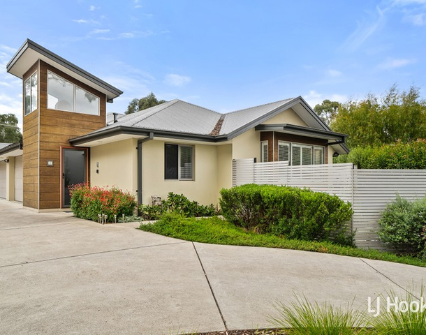 2/14 Gibbes Place, Weetangera ACT 2614