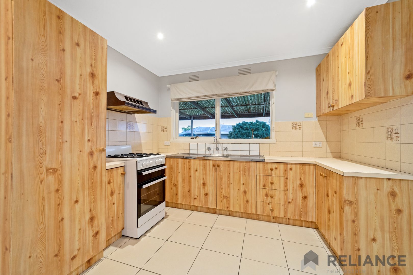 95 Station Road, Melton South VIC 3338, Image 2