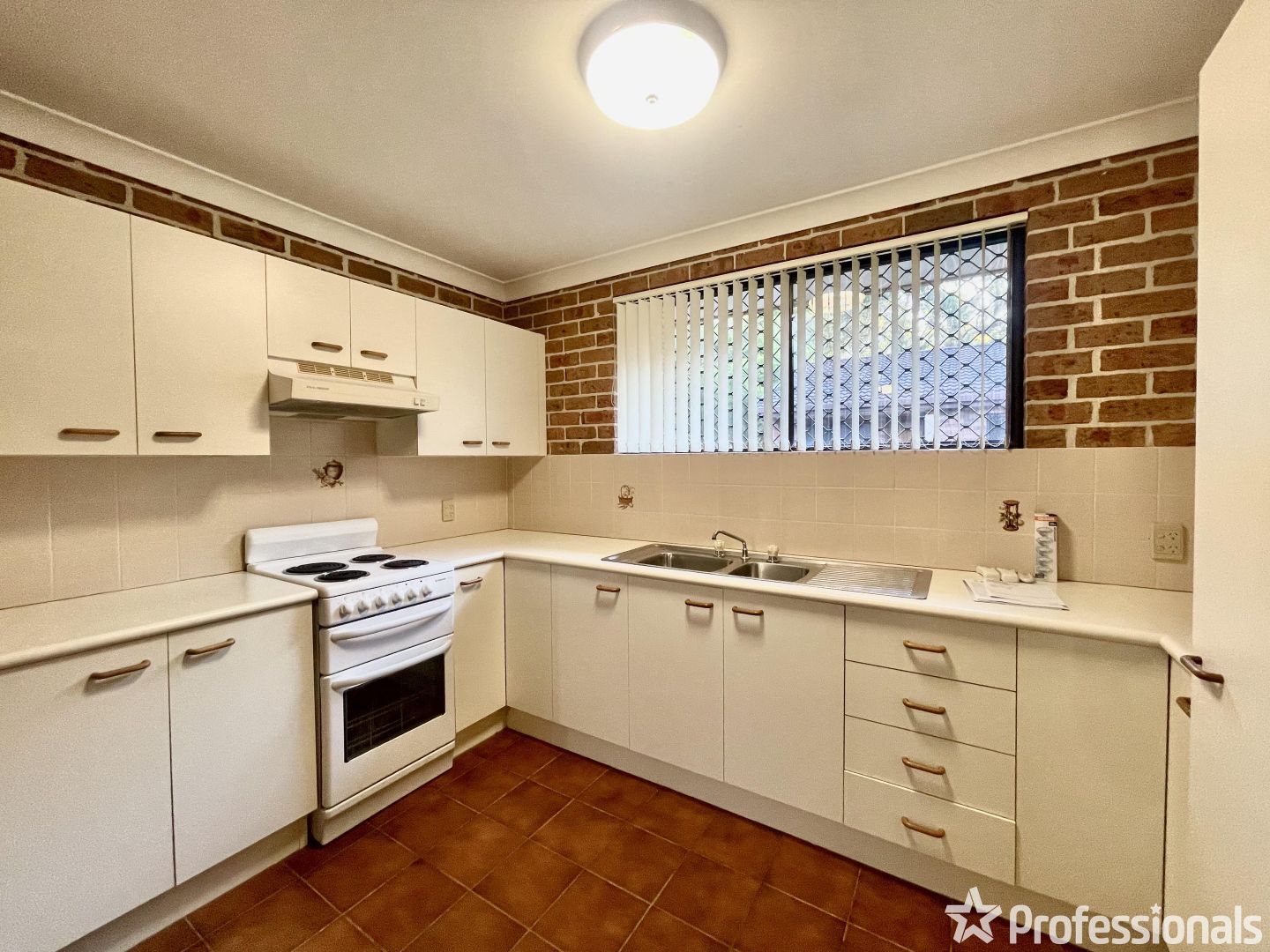 7/5 David Place, Bomaderry NSW 2541 House For Rent 375 Domain