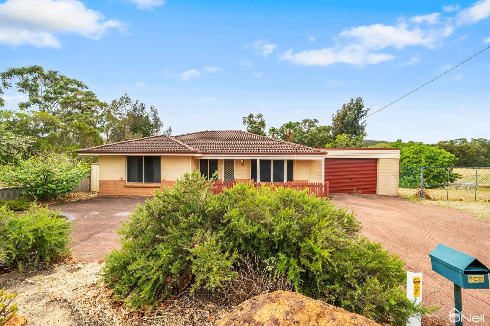 32 Page Road, Kelmscott WA 6111