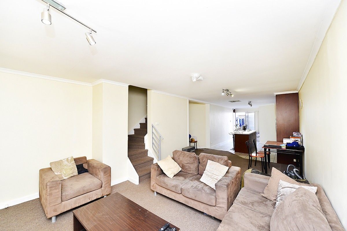 28/26 Nicker Crescent, Gillen NT 0870, Image 2