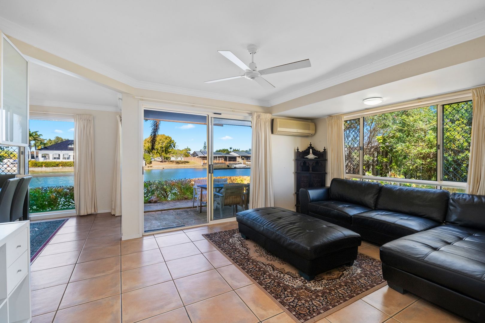 31/82 Limetree Parade, Runaway Bay QLD 4216, Image 2