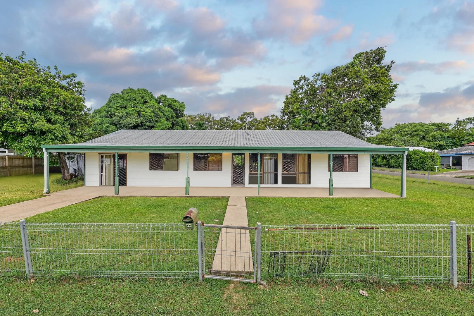 16 Paringa Street, Cranbrook QLD 4814