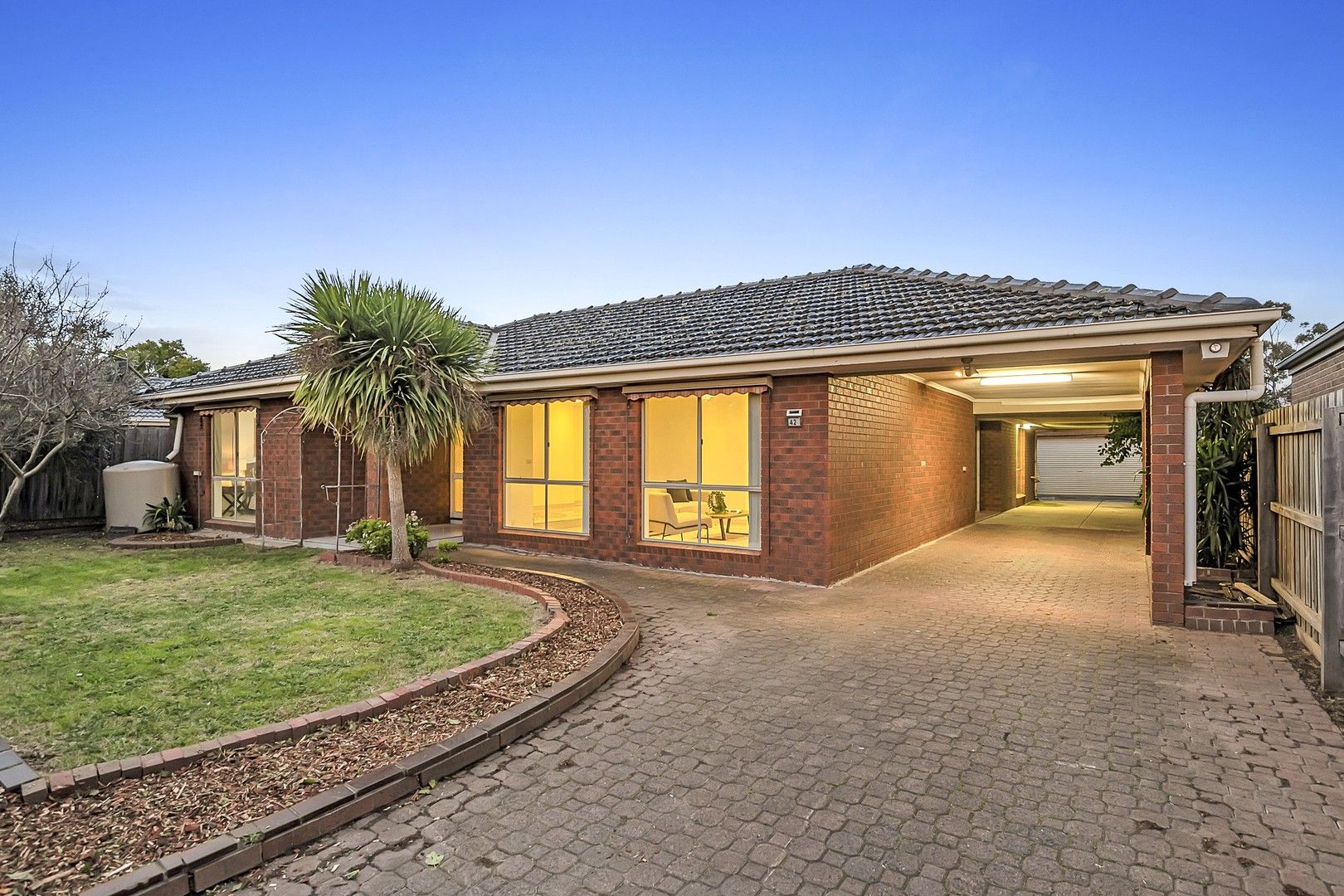 3 bedrooms House in 42 Cimberwood Drive CRAIGIEBURN VIC, 3064