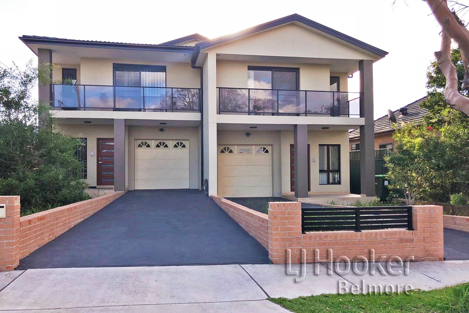 4 bedrooms Duplex in 9 Hebe Street GREENACRE NSW, 2190
