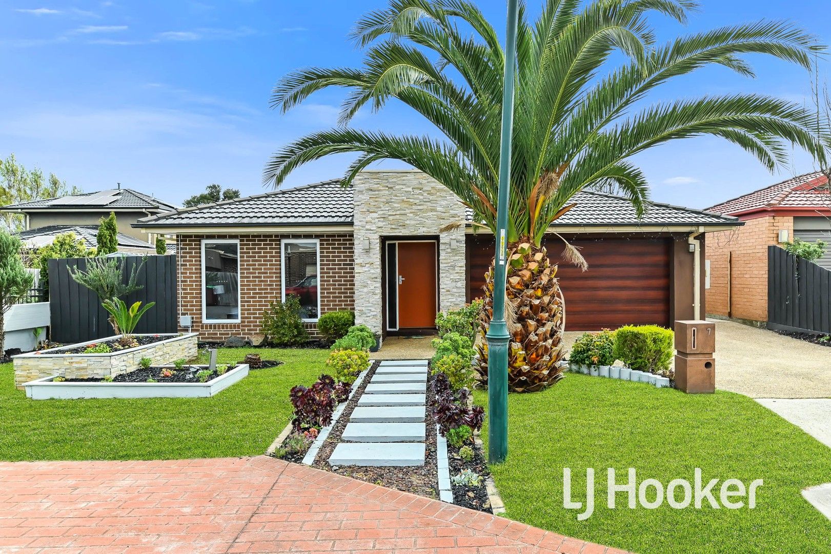 7 Aylesbury Court, Hampton Park VIC 3976, Image 0