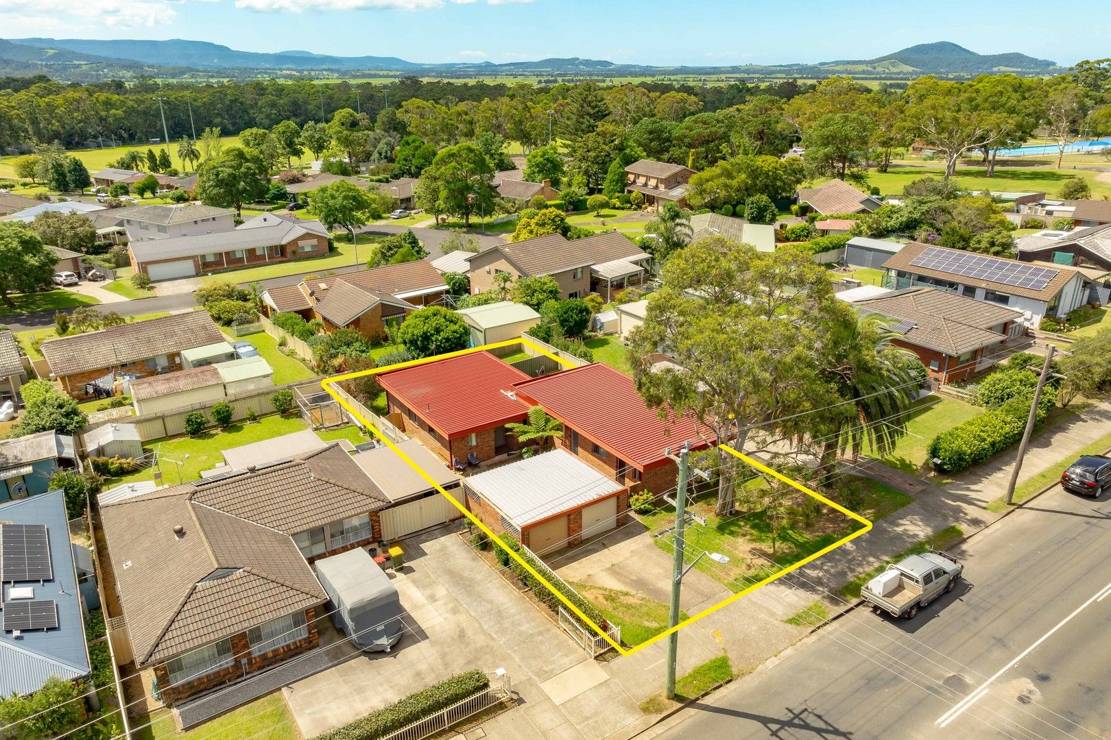 1&2/143 Cambewarra Road, Bomaderry NSW 2541, Image 1