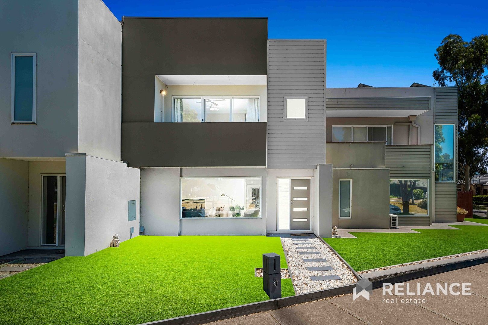 3 bedrooms House in 4 Whitetop Drive POINT COOK VIC, 3030