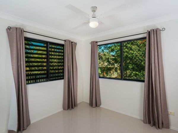 2 bedrooms Apartment / Unit / Flat in 5/43 Durham St ST LUCIA QLD, 4067