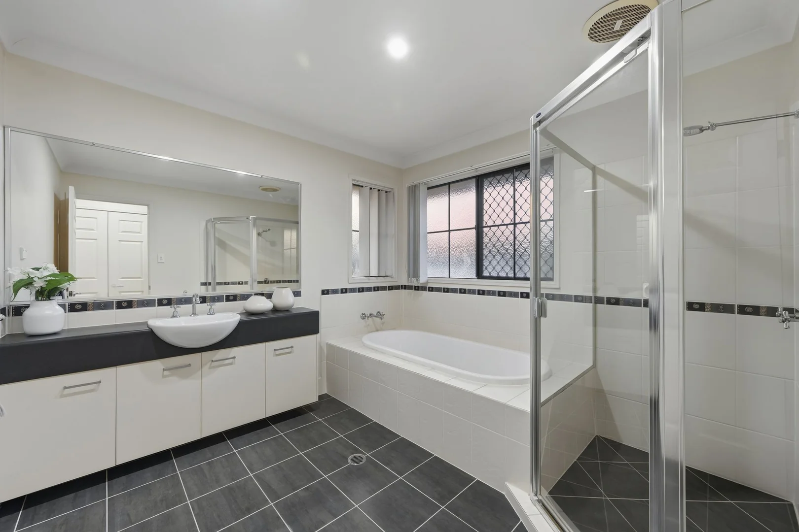 Additional image 15 of 8 Lomond Place, Parkinson QLD 4115