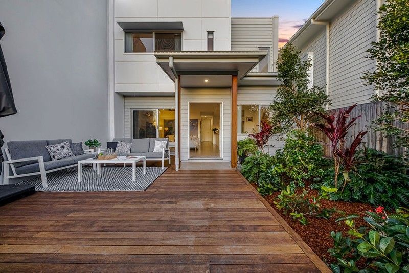 4 bedrooms House in 7 Timana Lane MAROOCHYDORE QLD, 4558