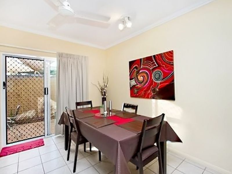 4/426 McCoombe Street, Mooroobool QLD 4870, Image 2