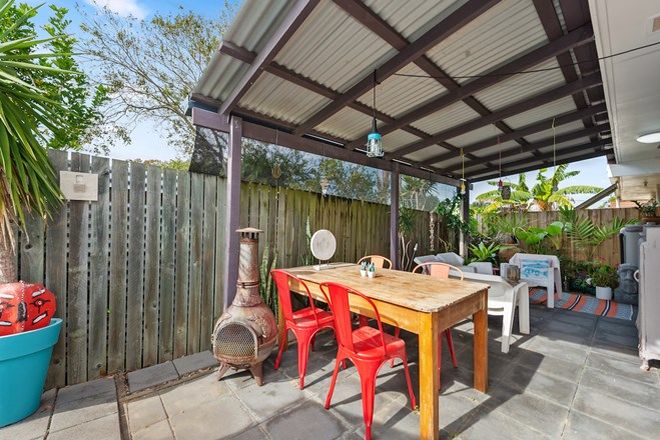 Picture of 2/14 Dover Road, MARGATE QLD 4019