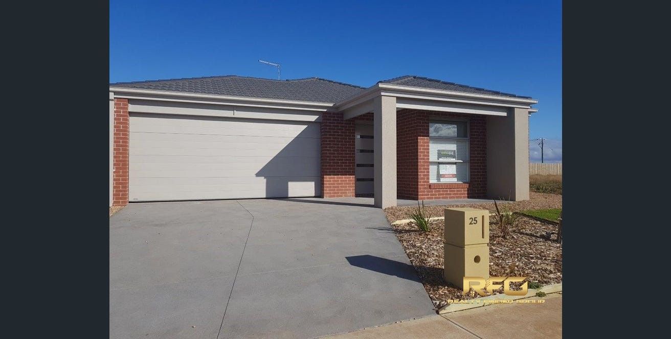 4 bedrooms House in 25 Tamworth Grove POINT COOK VIC, 3030