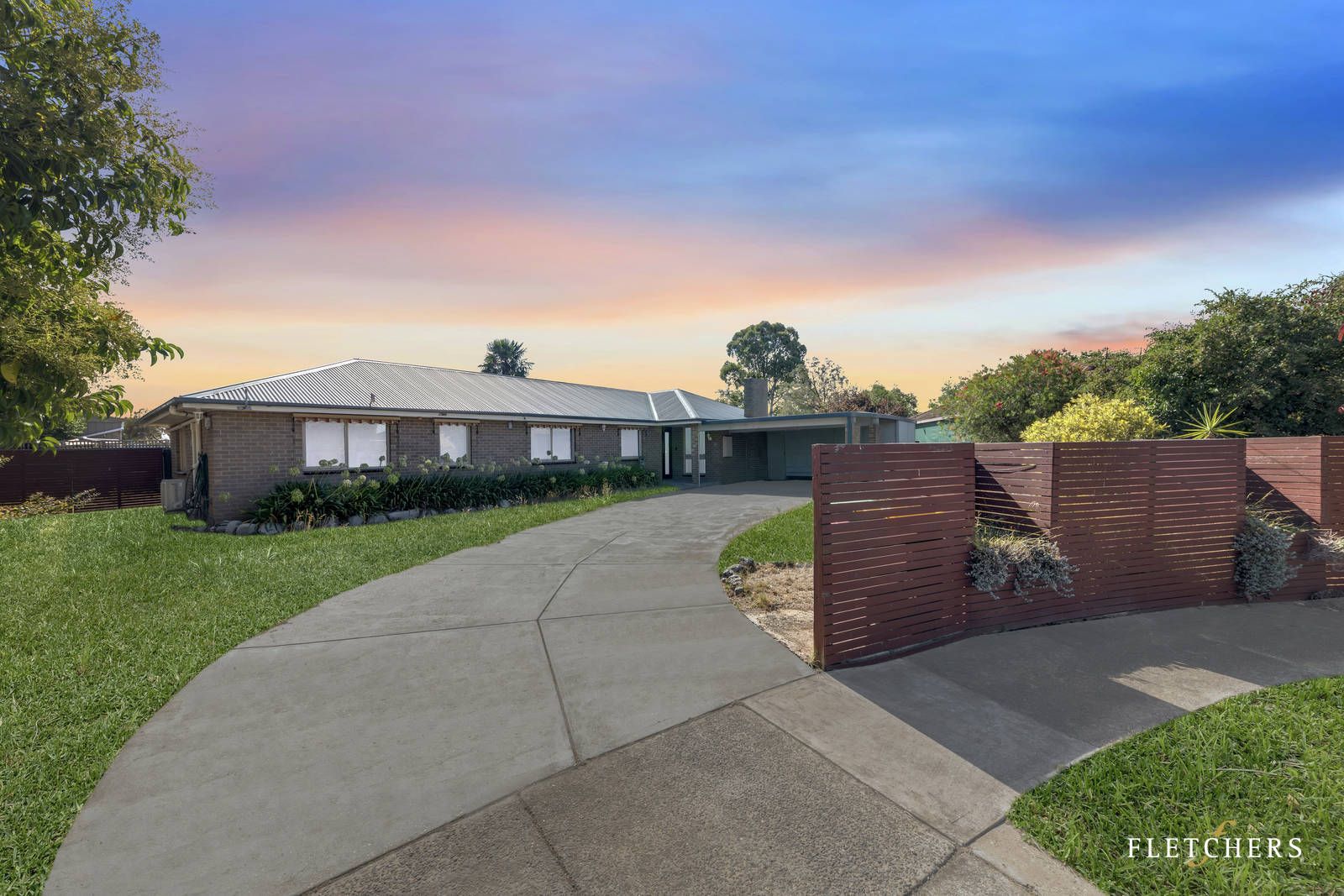 10 Rowell Court, Melton South VIC 3338