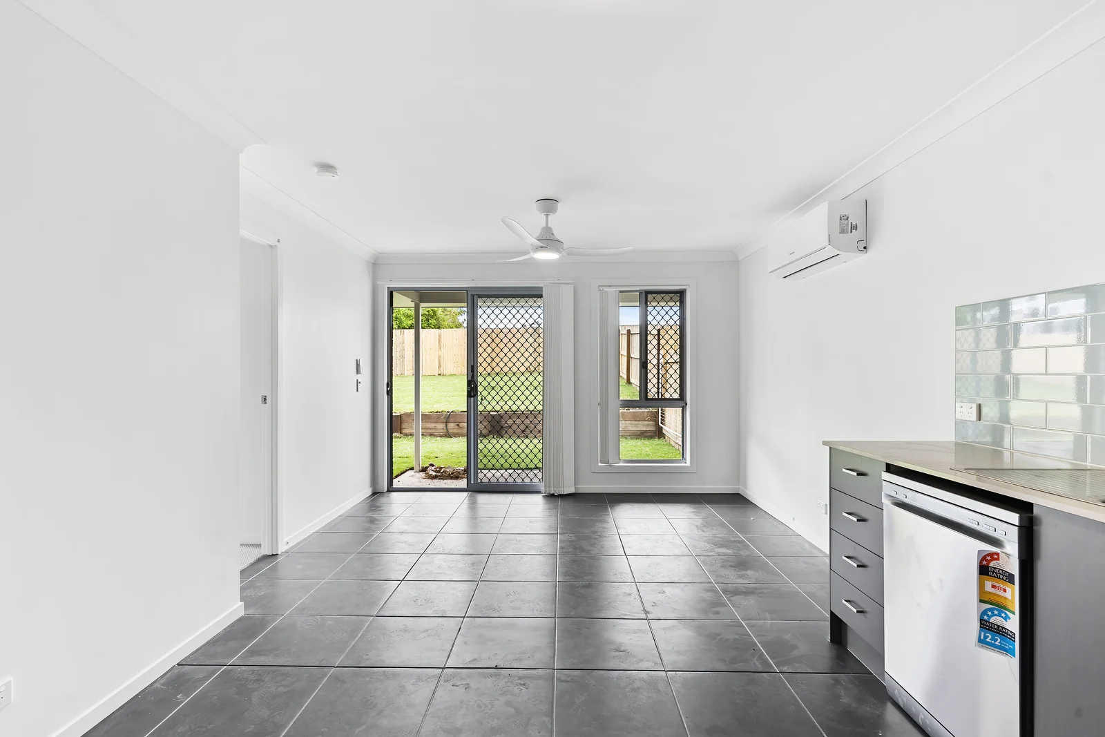 Additional image 5 of 2/8a Echidna La, Southside QLD 4570