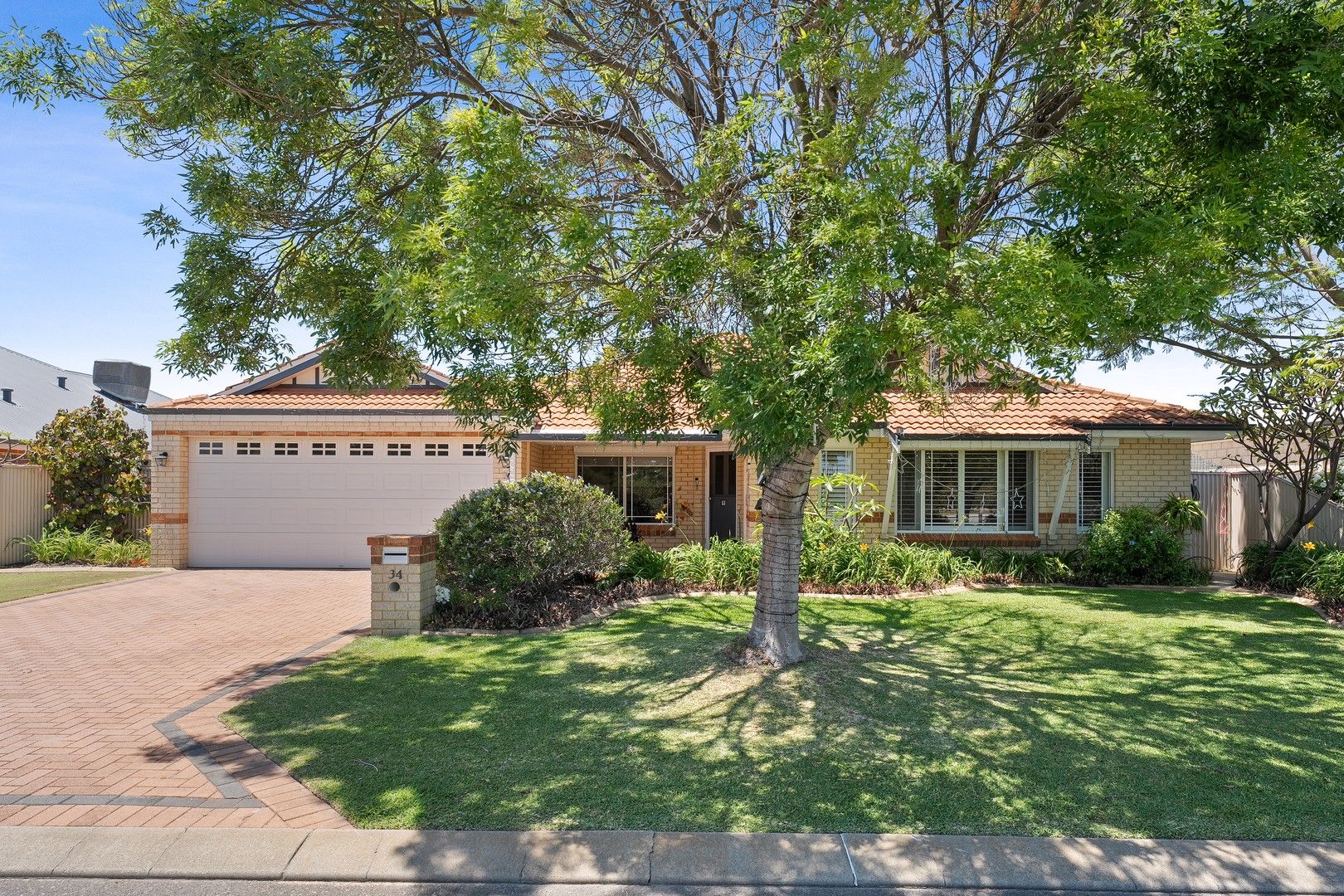 4 bedrooms House in 34 Mosedale Loop WAIKIKI WA, 6169