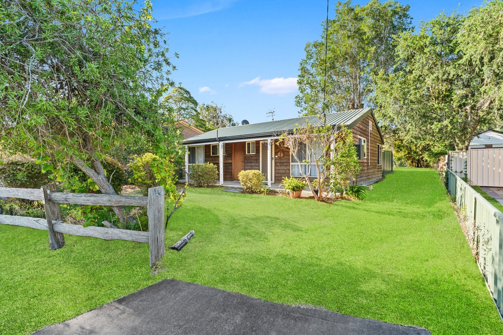 4 bedrooms House in 9 Kamilaroo Ave LAKE MUNMORAH NSW, 2259