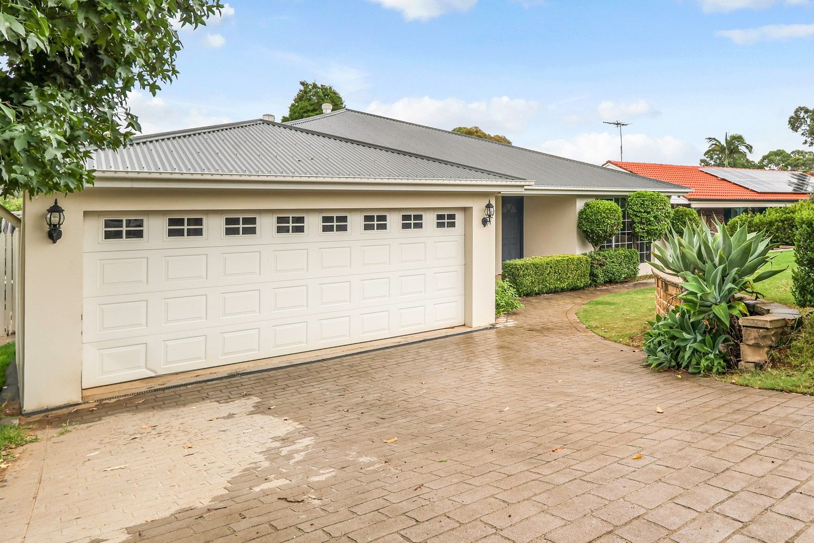 4 bedrooms House in 99 James Cook Drive KINGS LANGLEY NSW, 2147