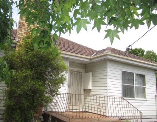 3 bedrooms Apartment / Unit / Flat in 1/14 Churchill Avenue CHADSTONE VIC, 3148