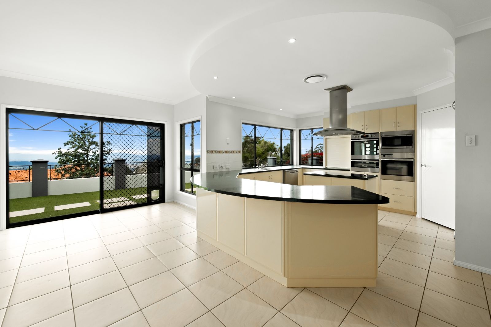 43 Windemere Terrace, Mount Lofty QLD 4350, Image 2