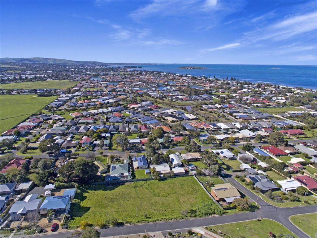 18 & 20 Laurie Avenue, Encounter Bay SA 5211, Image 2