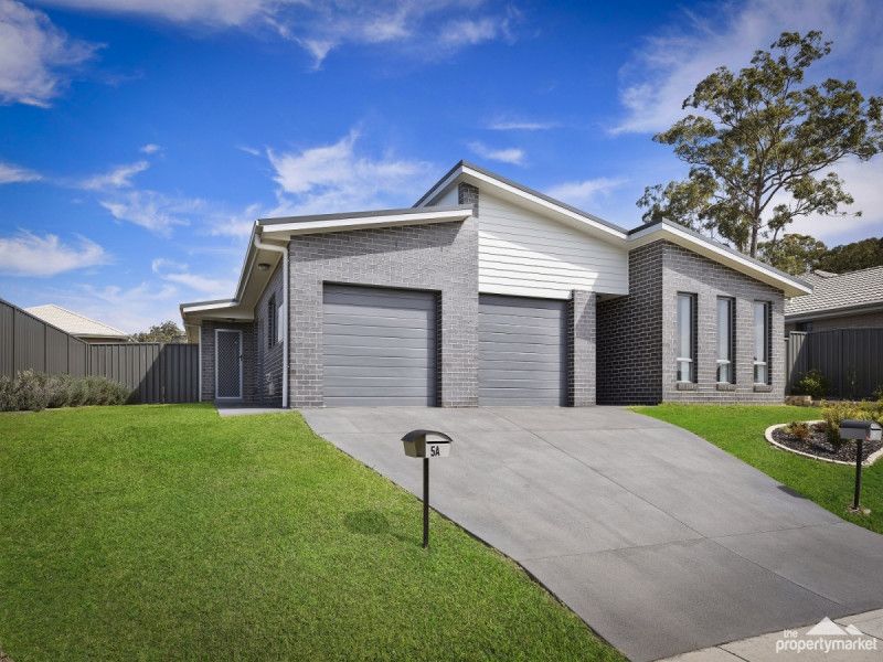 2 bedrooms Duplex in 5a Elk St MORISSET PARK NSW, 2264