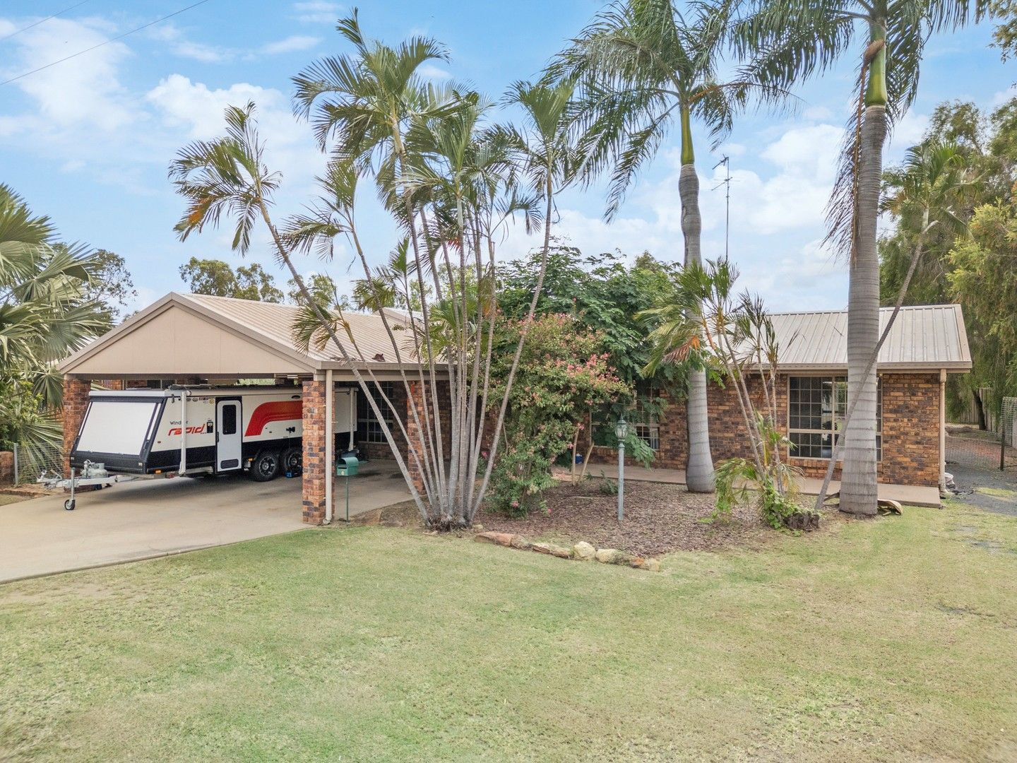 6 Roberts Street, Emerald QLD 4720, Image 0