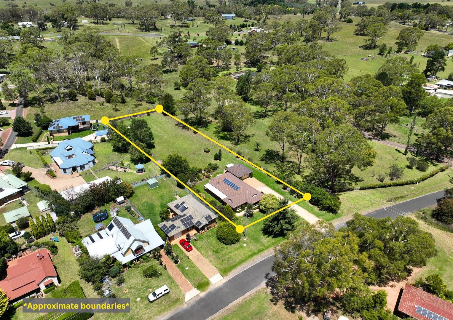 1 Cramsie Crescent, Glen Innes NSW 2370, Image 0