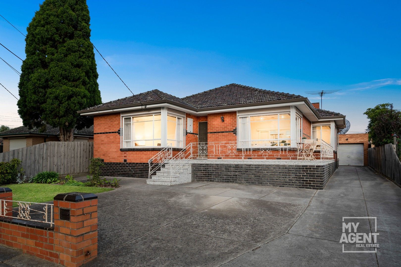 3 bedrooms House in 25 Leighton Crescent FAWKNER VIC, 3060