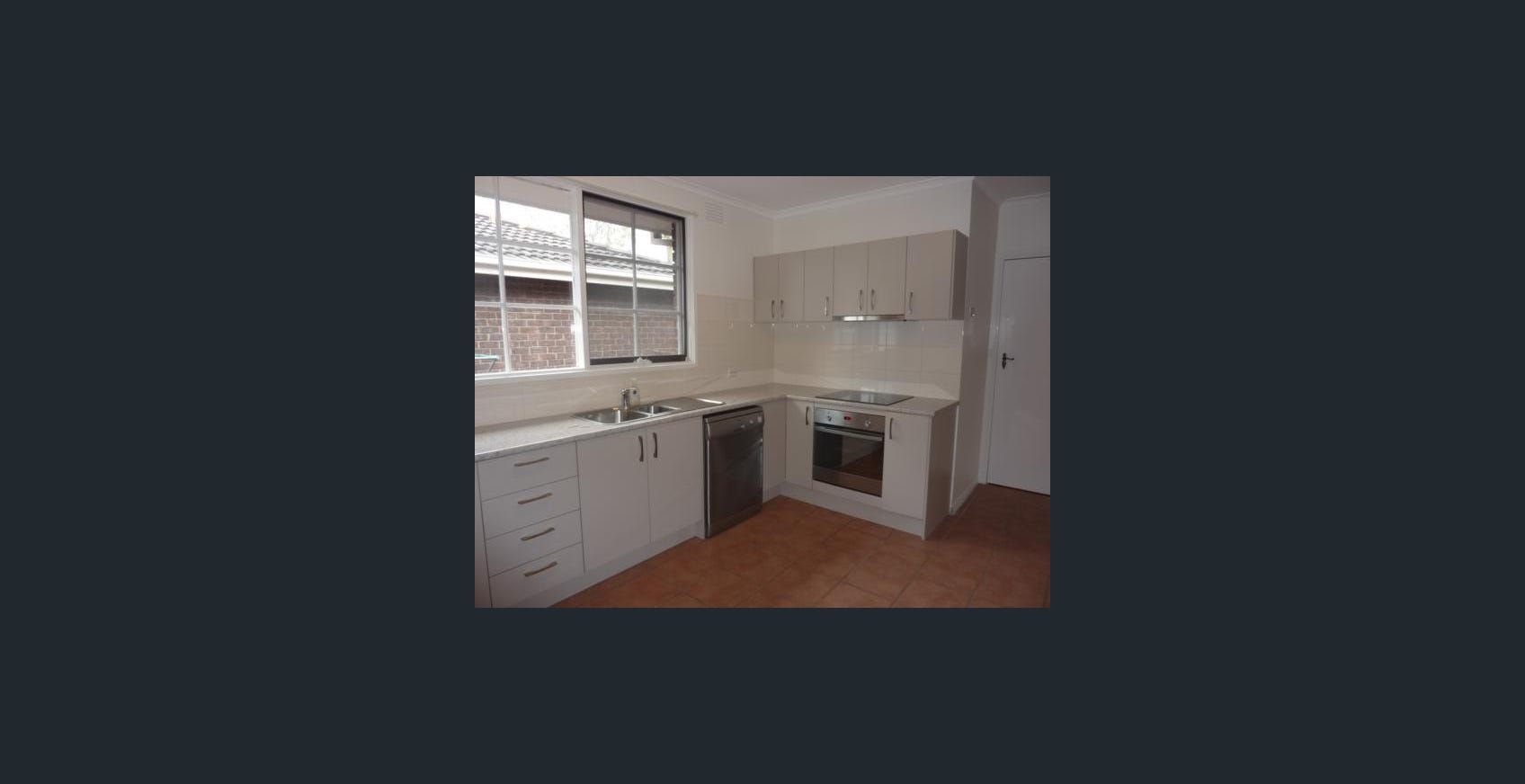3 bedrooms Apartment / Unit / Flat in 1/2 Arnot Street BRIGHTON EAST VIC, 3187