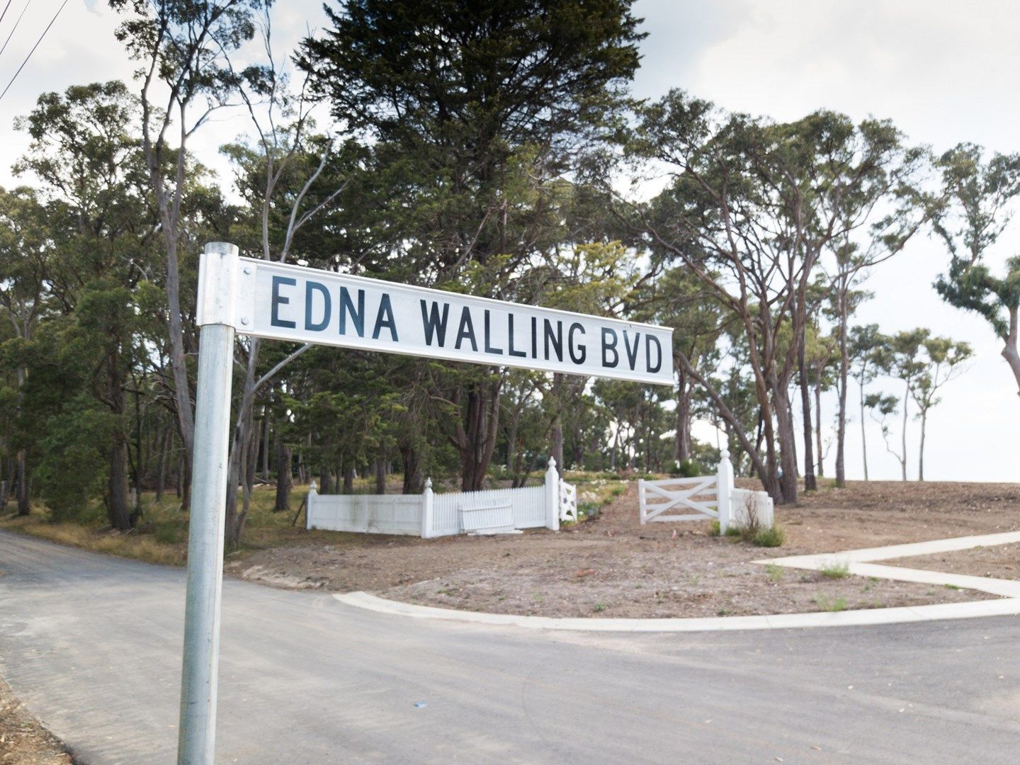 11 Edna Walling Boulevard, Woodend VIC 3442, Image 0