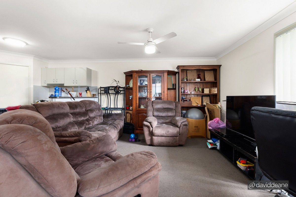 2/5 Eugenia Avenue, Rothwell QLD 4022, Image 2