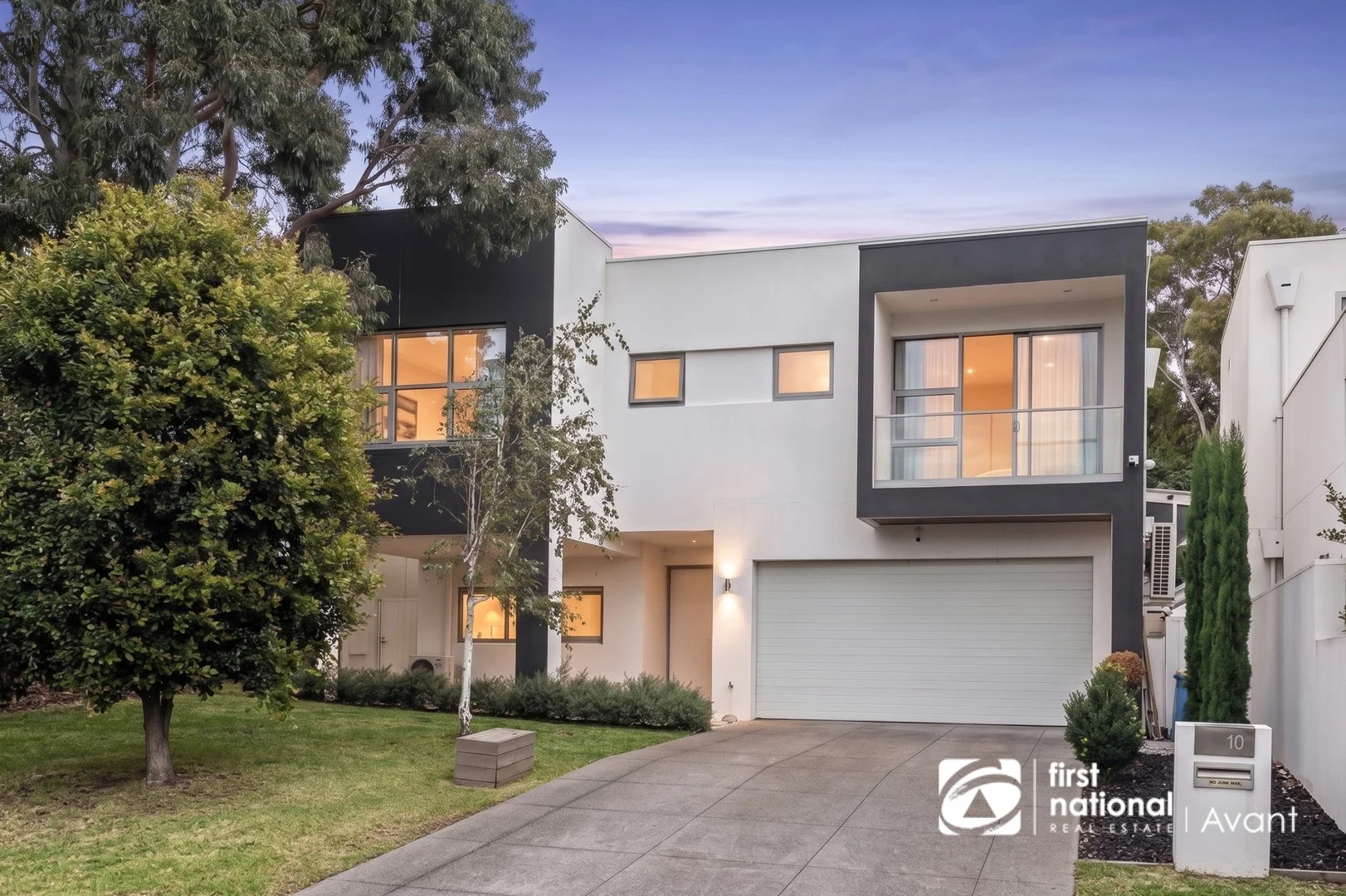 Primary image of 10 Linnaker Place, Kew VIC 3101