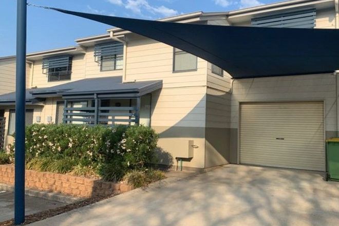 Picture of UNIT 2/337 SPRING STREET, KEARNEYS SPRING QLD 4350