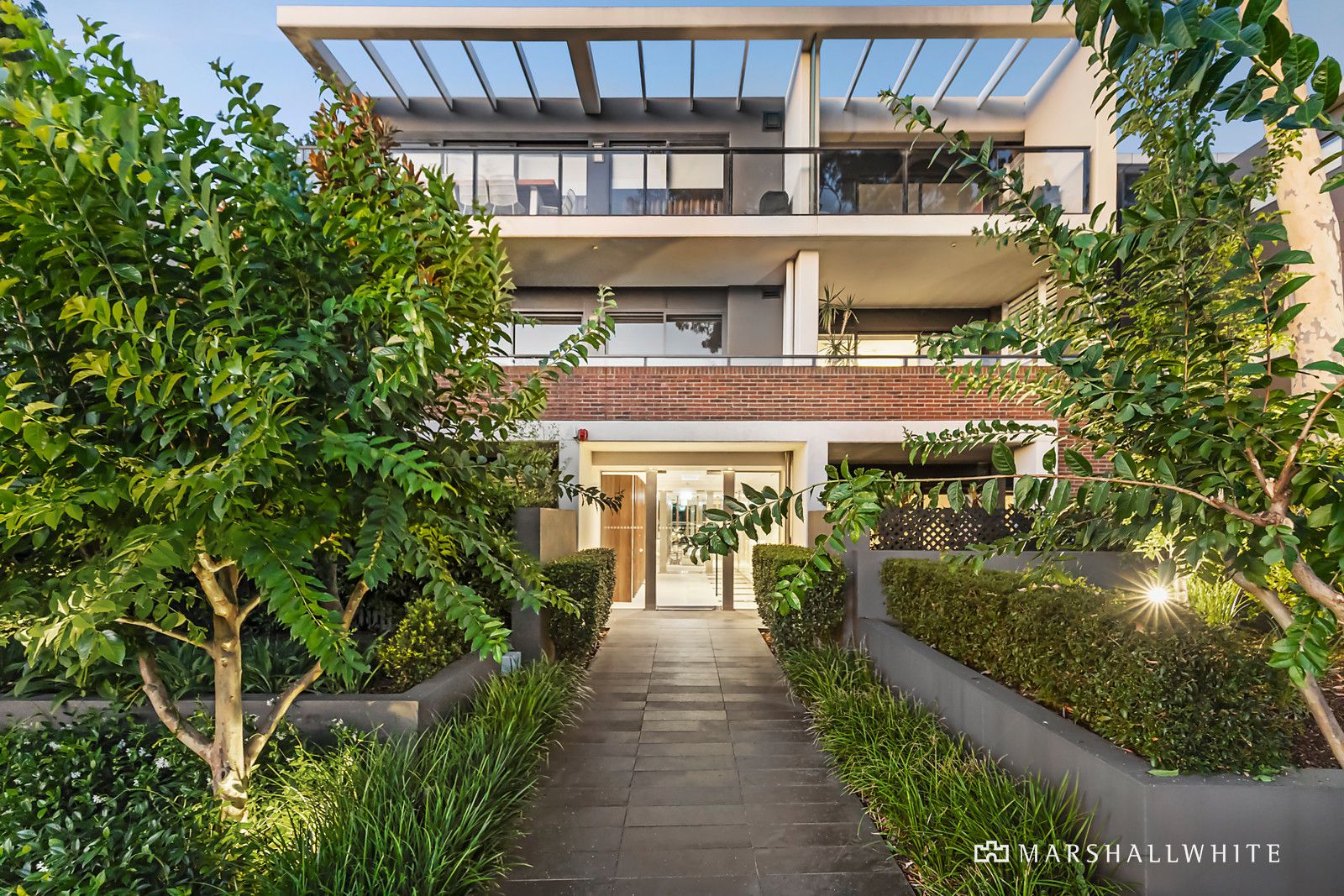 3 bedrooms Apartment / Unit / Flat in 110/33 Wattle Road HAWTHORN VIC, 3122