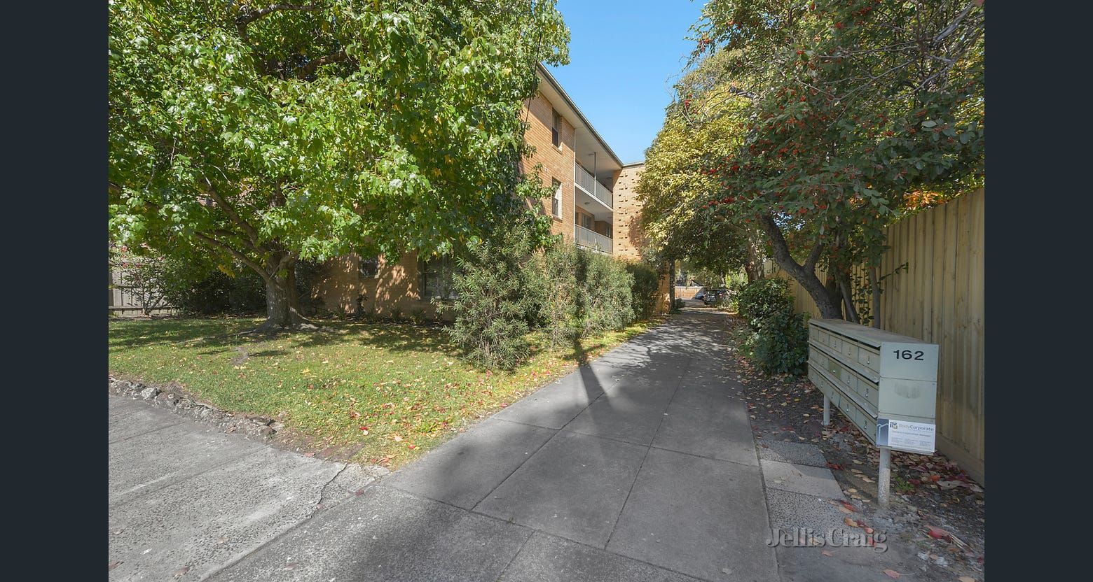 1 bedrooms Apartment / Unit / Flat in 3/162 Barkers Road HAWTHORN VIC, 3122