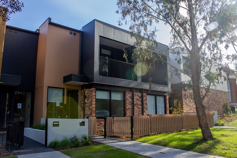 4 bedrooms Townhouse in 8A Gonella Crescent BUNDOORA VIC, 3083