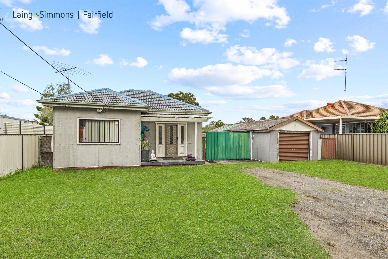 3 bedrooms House in 127 GUMTREE WAY SMITHFIELD NSW, 2164