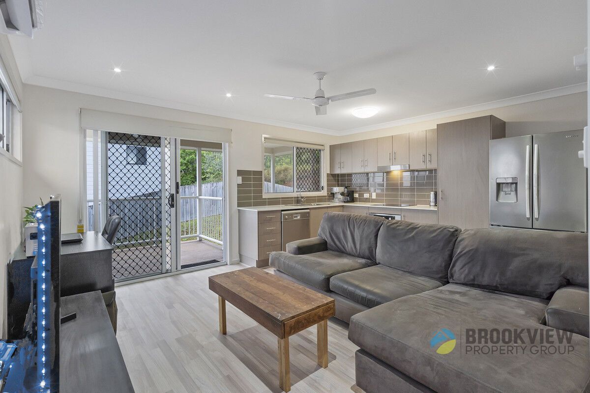 6 Lacy Place, Bundamba QLD 4304, Image 2