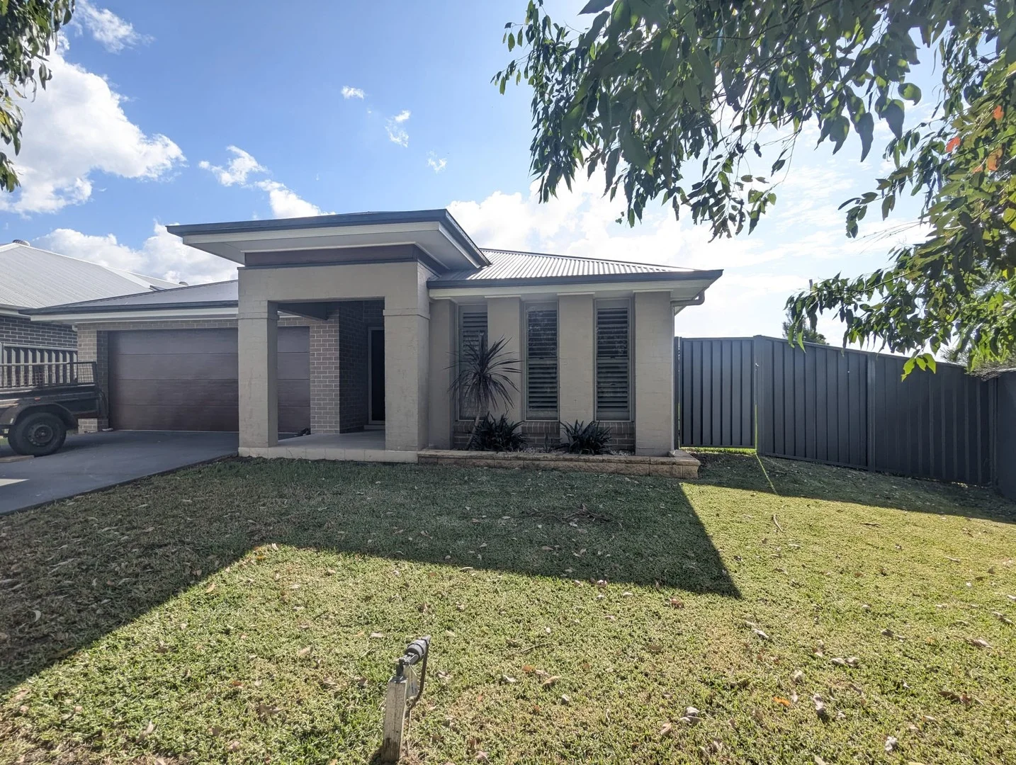 27 Honeybee Crescent, Calderwood NSW 2527