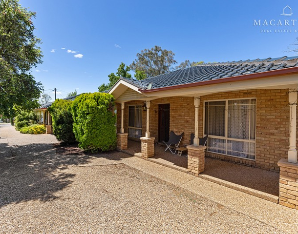 2/2 Plumpton Road, Kooringal NSW 2650