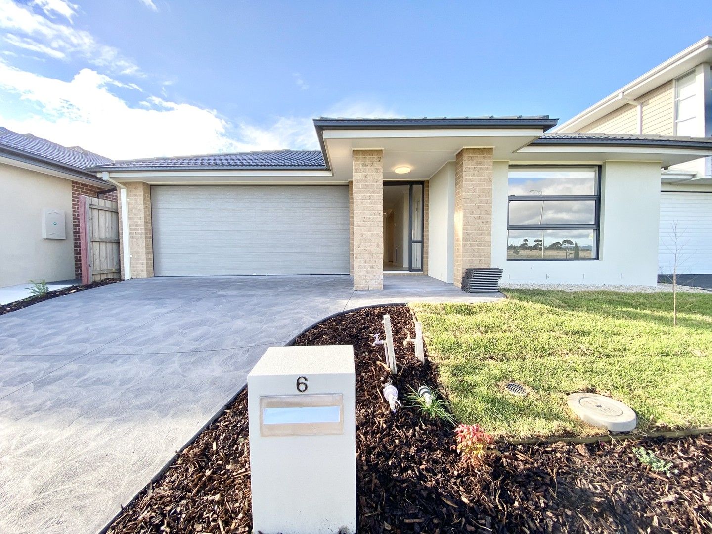 4 bedrooms House in 6 Braeside Drive WYNDHAM VALE VIC, 3024