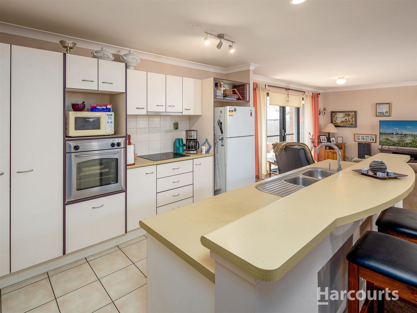 8 Ashford Circuit, Petrie QLD 4502, Image 2