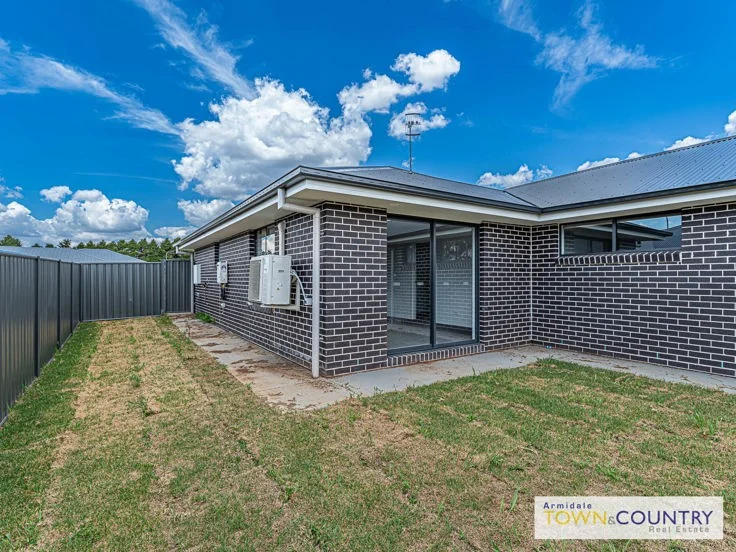 Additional image 12 of 1/13 Sunrise Crescent, Armidale NSW 2350