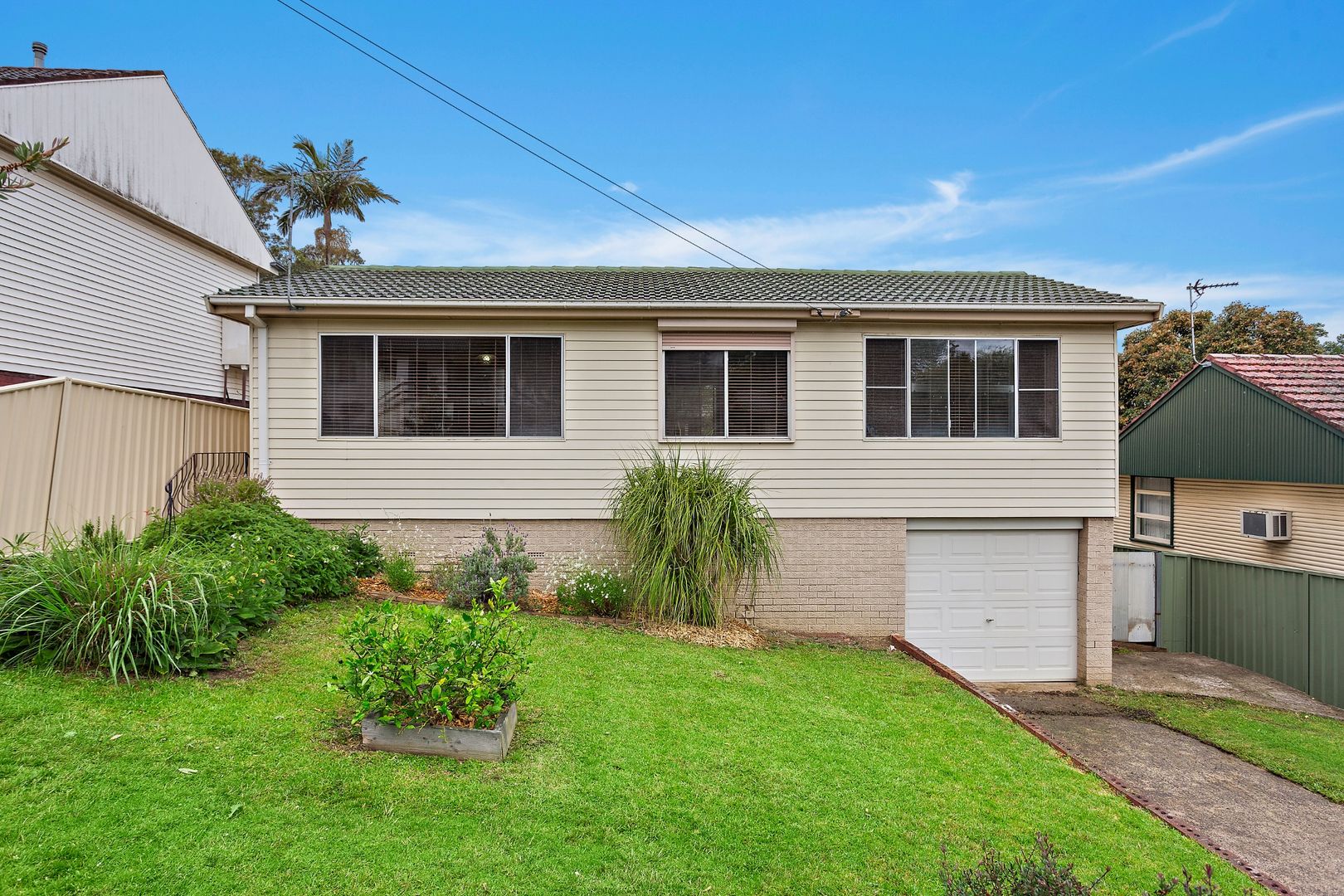 33 Beveles Avenue, Unanderra NSW 2526, Image 2