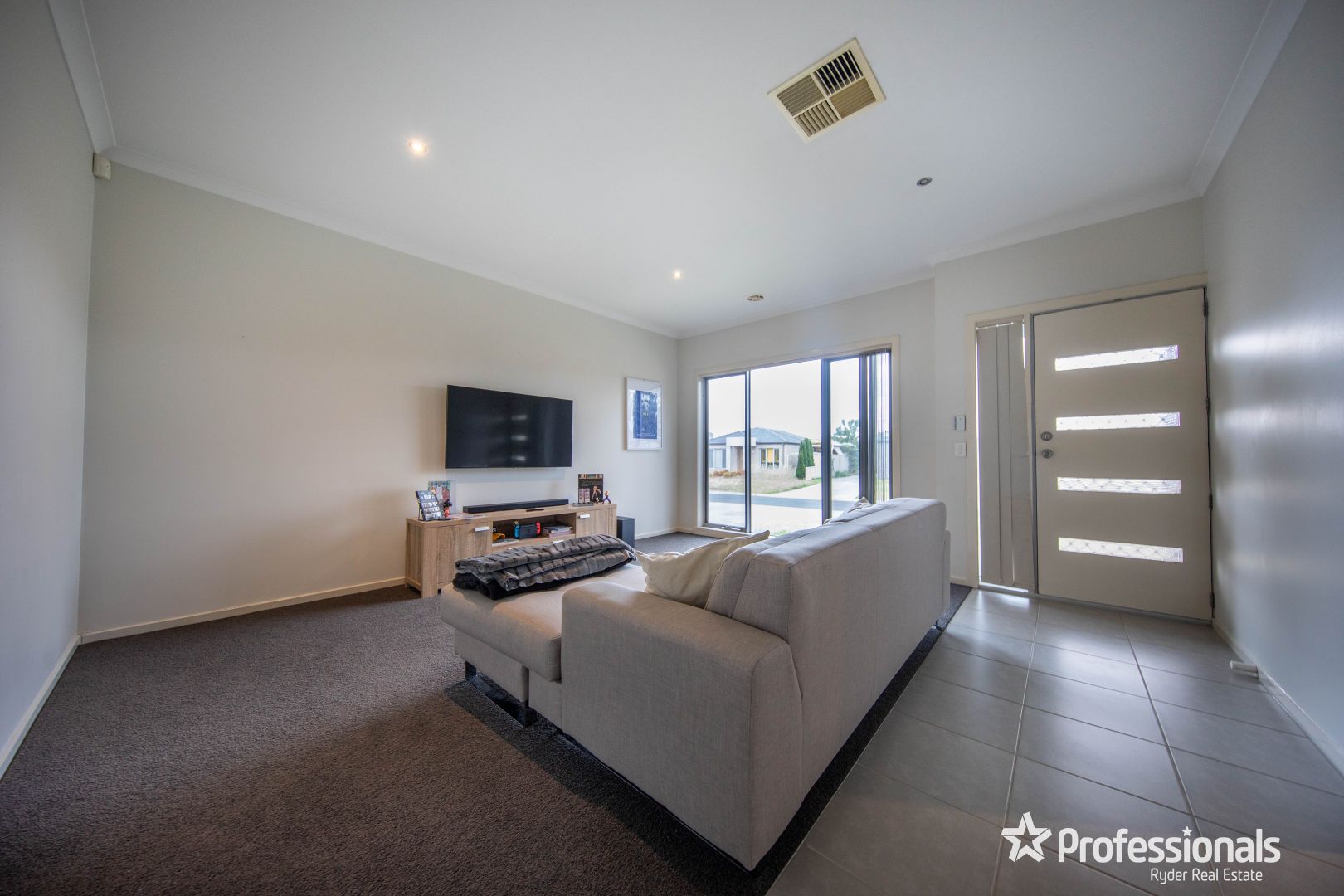 2/2 Fishburn Grove, Melton West VIC 3337 House For Rent Domain