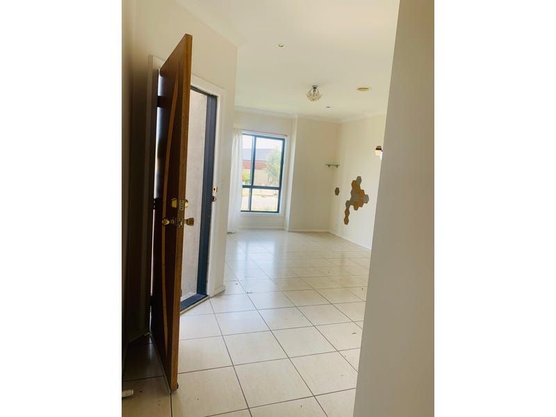 2/18 Vassar Court, Truganina VIC 3029 House For Rent Domain